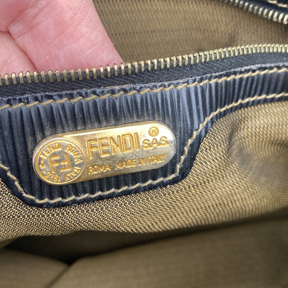Gorgeous FENDI BAG! - Picture 4 of 12